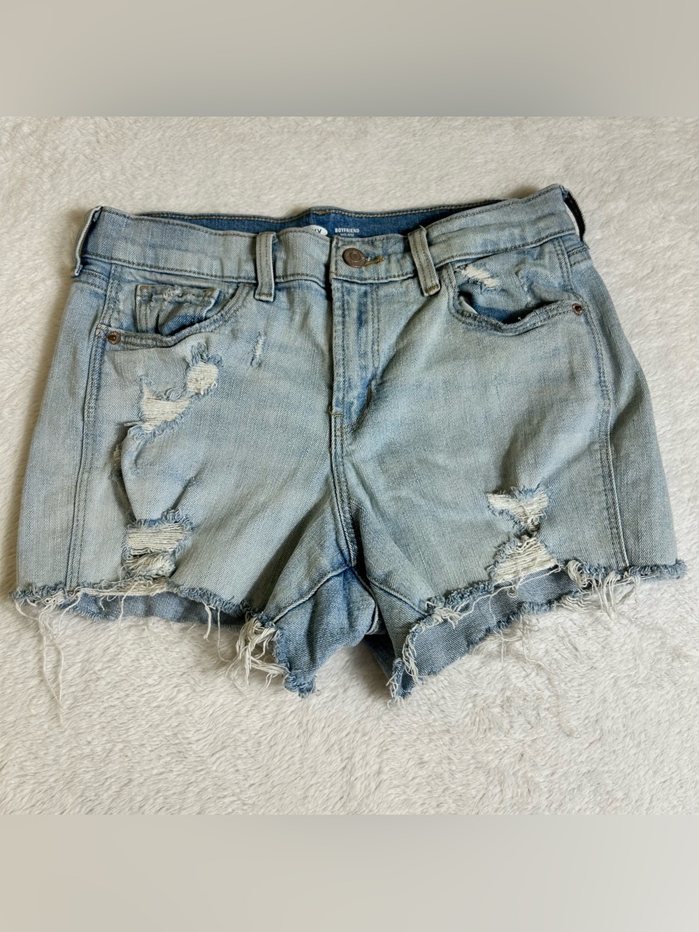 Old Navy Women's Shorts Size 2 Blue Denim Boyfriend Mid Rise Stretch Distressed